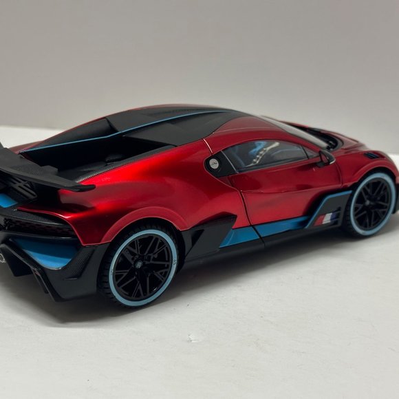 1:18 Bugatti Divo Metal Diecast With LED headlight & Taillight Red - Picture 3 of 7